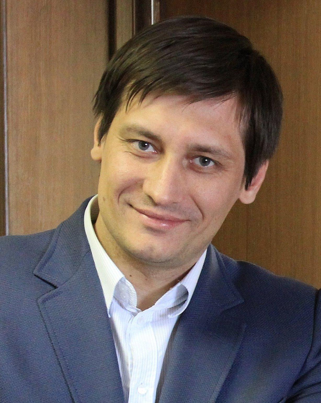 Дмитрий Гудков – биография, фото, личная жизнь, новости, Твиттер 2023
