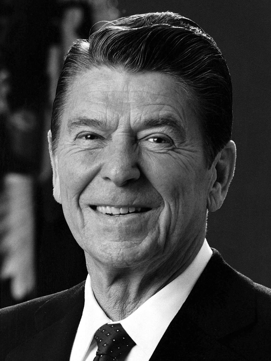 Рональд Рейган - биография, личная жизнь 40-го президента США, внешняя и внутренняя политика, фото и последние новости